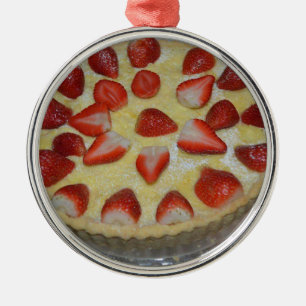 A strawberry cake metal tree decoration