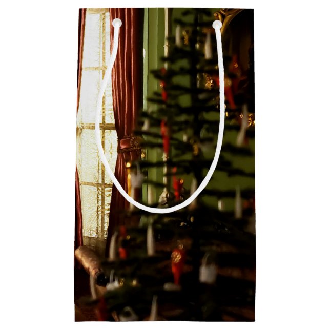 A Victorian Christmas - Wrapping Paper Sheets Small Gift Bag (Front)