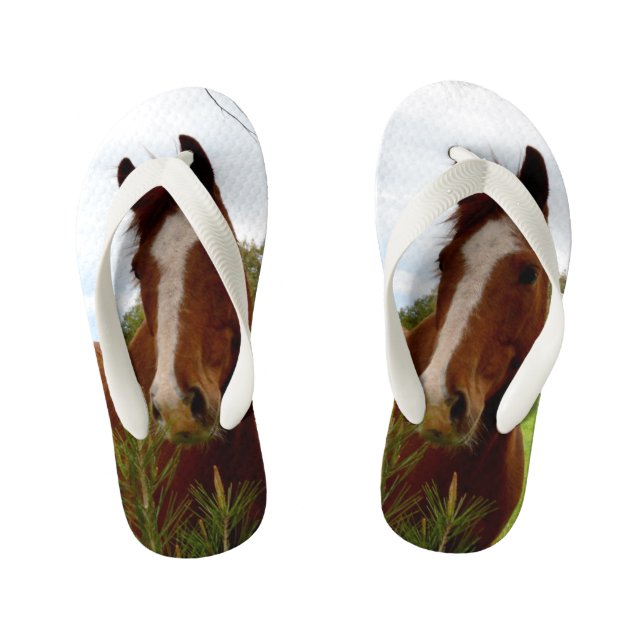 "A Whiff of Nature: A Chestnut Horse and Banksia,  Kid's Flip Flops (Footbed)