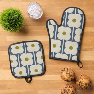 Abacus Flower Lined Eyelet White and Blue Oven Mitt & Pot Holder Set