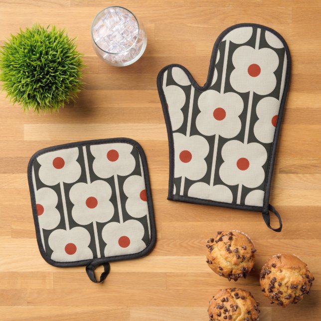 Abacus Flower Tomato Red Grid Pattern Oven Mitt & Pot Holder Set (Top Down)