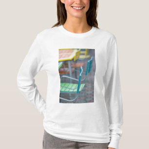 ABC Islands, ARUBA, Palm Beach: Colourful Cafe 2 T-Shirt