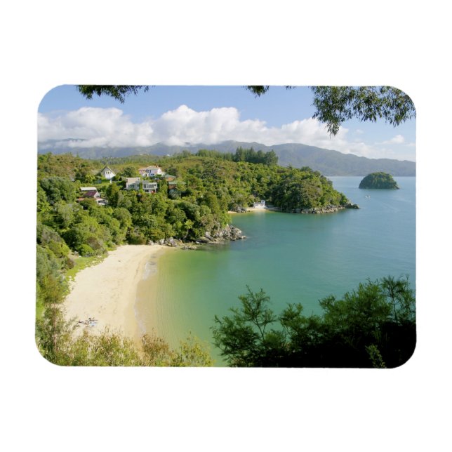 Able Tasman NP, Nelson, New Zealand. The many Magnet (Horizontal)