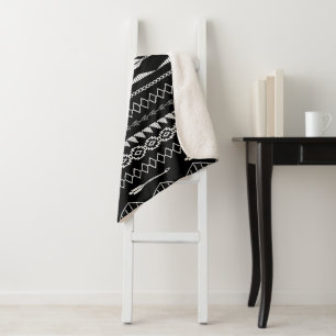 Abstract Black and White Triangles Arrows Pattern Sherpa Blanket