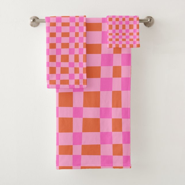 Abstract Chequered Shapes Pattern in Pink   Bath Towel Set (Insitu)