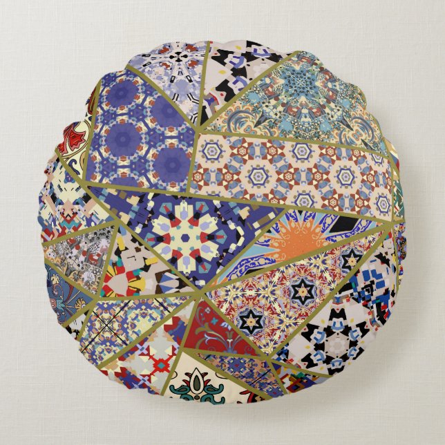Abstract ethnic spanish tile patchwork hand drawn, round cushion (Front)