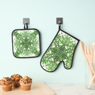 Abstract Floral Pattern In Black Green On White Oven Mitt & Pot Holder Set