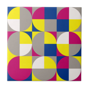 Abstract geometric grey fuchsia tile