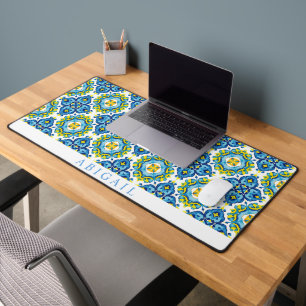 Abstract geometric Mediterranean tile pattern      Desk Mat
