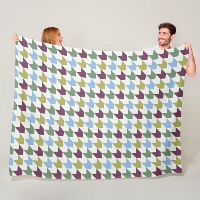 Abstract Houndstooth-Inspired Geometric Pattern Fleece Blanket (In Situ)