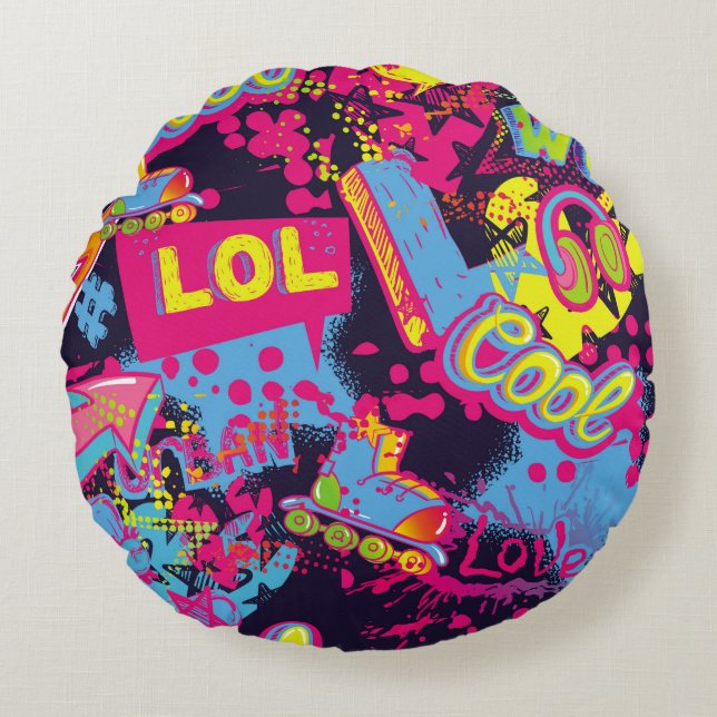 Abstract seamless grunge teenagers pattern. Comics Round Cushion (Front)