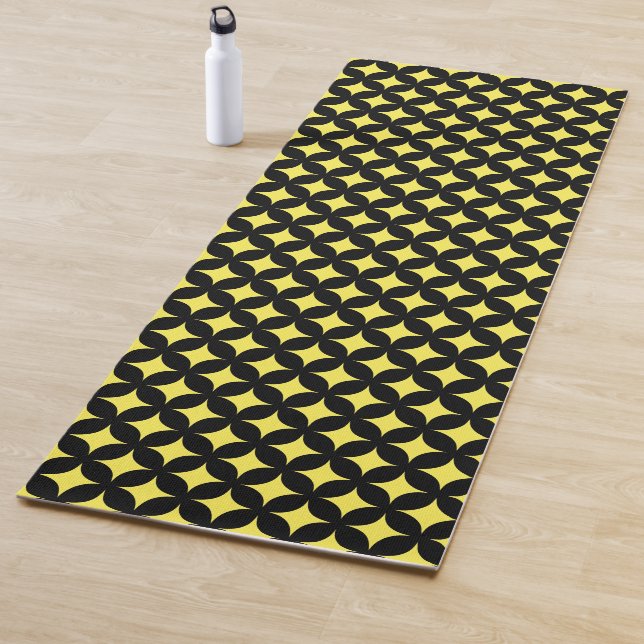 Abstract stars in black and yellow yoga mat (In Situ)