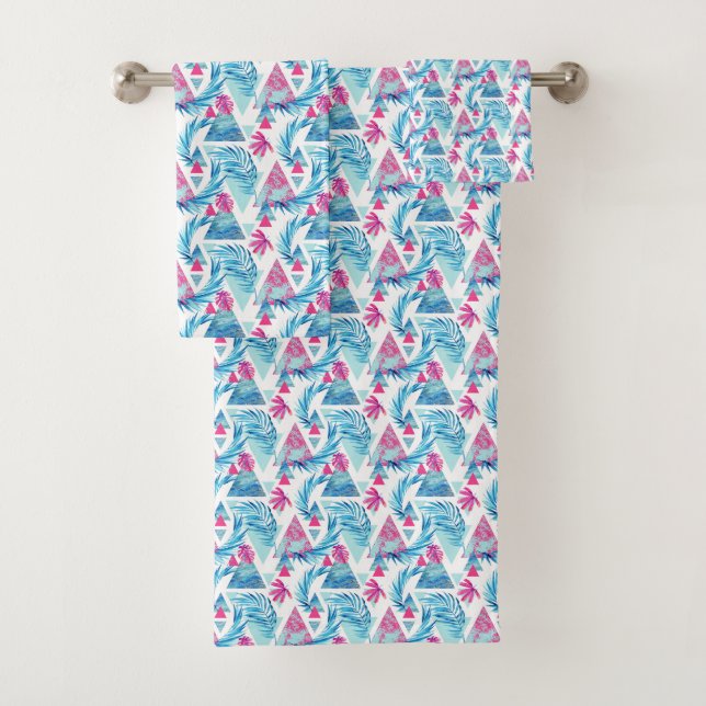 Abstract Watercolor Tropical Leaf Pattern Bath Towel Set (Insitu)