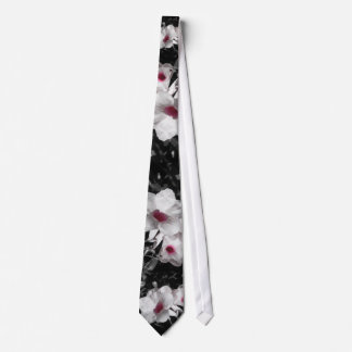 Accenting Beauty Tie