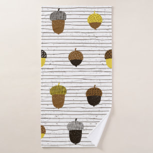 Acorn seamless pattern. Autumn surface decoration. Bath Towel
