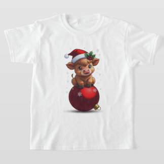 adorable baby highland cow sitting T-Shirt