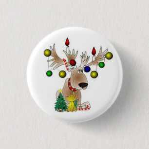 **ADORABLE CHRISTMAS REINDEER BUTTON** 3 CM ROUND BADGE