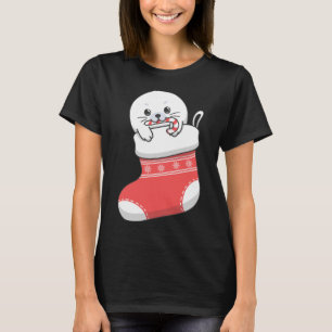 Adorable cute baby harp seal pup in Christmas stoc T-Shirt