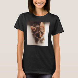Adorable kitten portrait cute cat T-Shirt