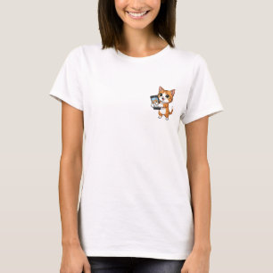 Adorable Orange Tabby Cat Taking a Selfie T-Shirt