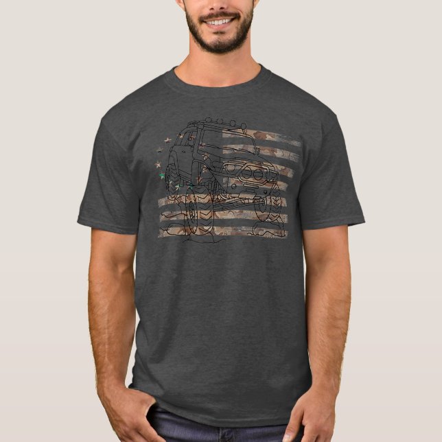 Adventure 101 FJ cruiser Camo US Flag 4wd T-Shirt (Front)