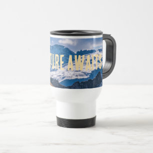 Adventure awaits Bergpanorama Thermotasse Travel Mug