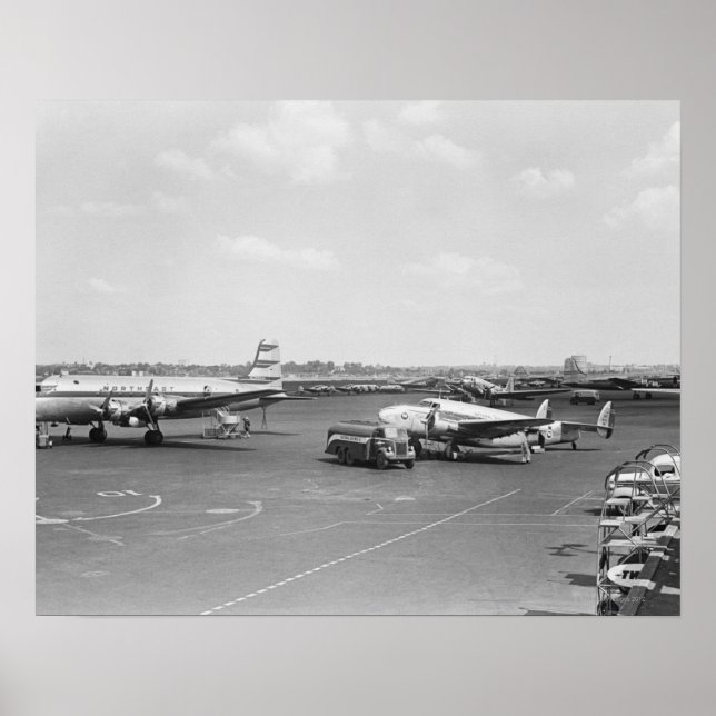 Aeroplanes Poster (Front)