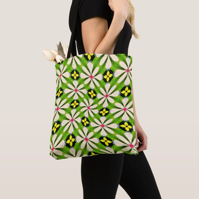 Aesthetic Flowers Pattern Tote Bag (Close Up)