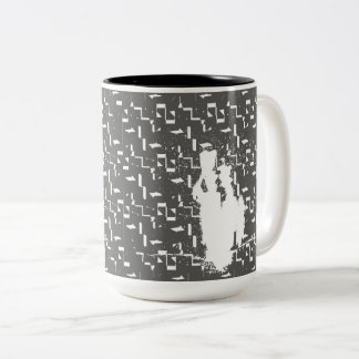 African womwn carrying water mug