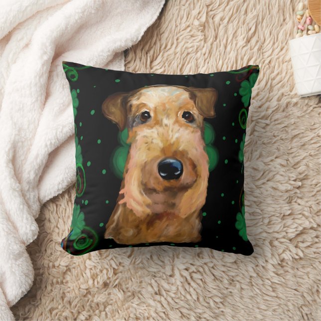 AIREDALE   TERRIER    CUSHION (Blanket)