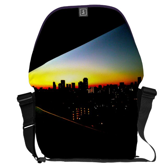 Akake no Machi Messenger Bag (Back Open)