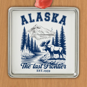 Alaska Nature Escape with Moose Metal Tree Decoration