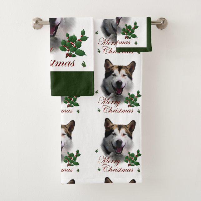 Alaskan Malamute Christmas Bath Towel Set (Insitu)