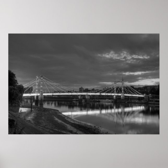 Albert Bridge in black and white Poster (Front)