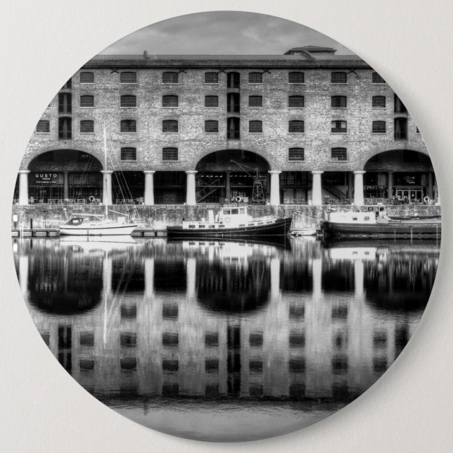 Albert Dock Liverpool 6 Cm Round Badge (Front)