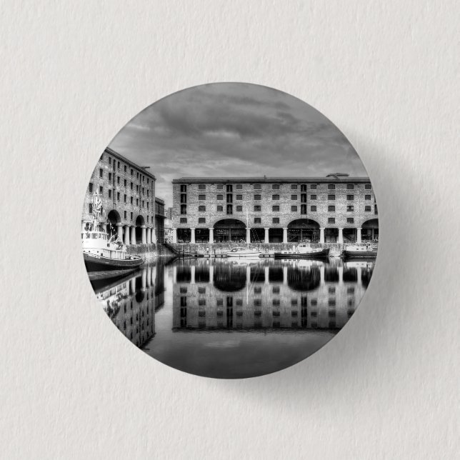 Albert Dock Liverpool Reflections 3 Cm Round Badge (Front)