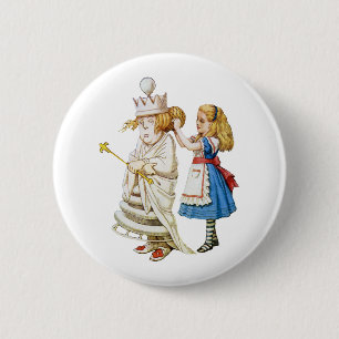 ALICE AND THE WHITE QUEEN 6 CM ROUND BADGE