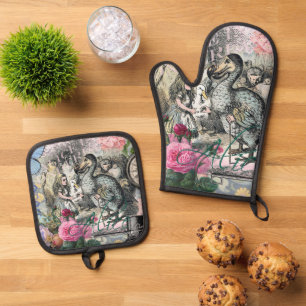 Alice in Wonderland Dodo Classic Tenniel Art Oven Mitt & Pot Holder Set