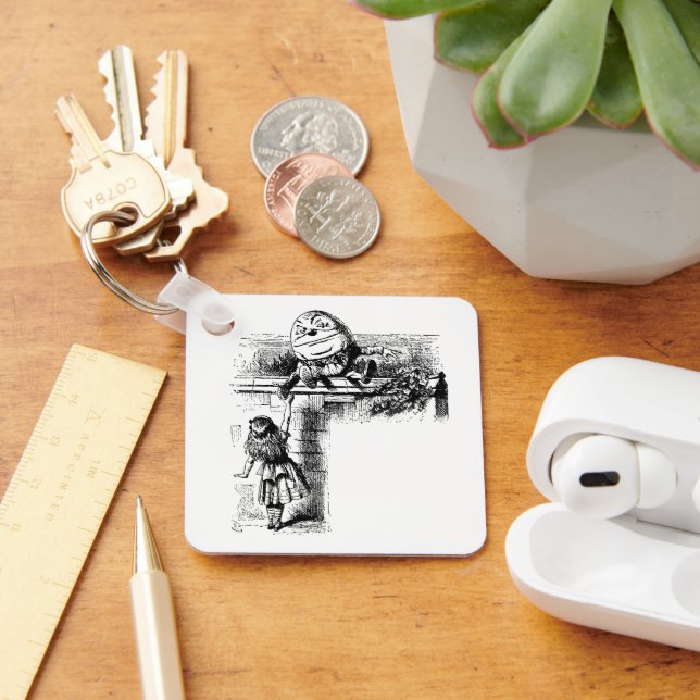 Alice in Wondlerand, Humpty Dumpty with Alice Key Ring (Desk)