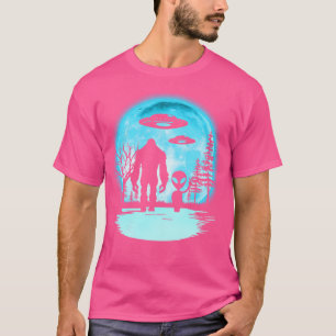 Alien And Bigfoot Moon Funny T-Shirt