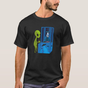 Alien Arcade Cow Grabber Alien Abduction Fairgroun T-Shirt