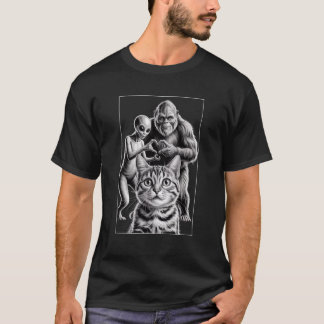 Alien Bigfoot Cat Selfie Funny Valentines Day T-Shirt