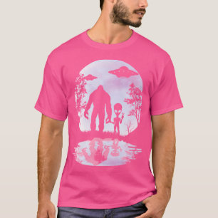 Alien Bigfoot Moon Sasquatch Ufo T-Shirt