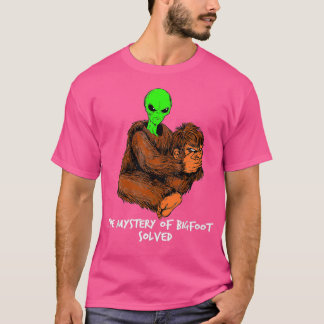 Alien Bigfoot Ufo Abduction T-Shirt