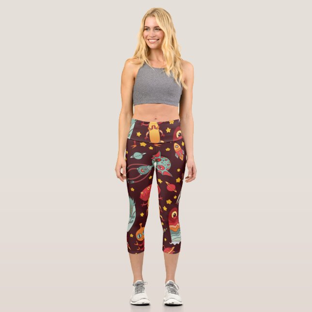 Alien Cartoon: Vintage Space Fun Capri Leggings (Front)