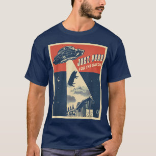 Alien Farm Abduction Beam Funny Retro Bacon Lover T-Shirt