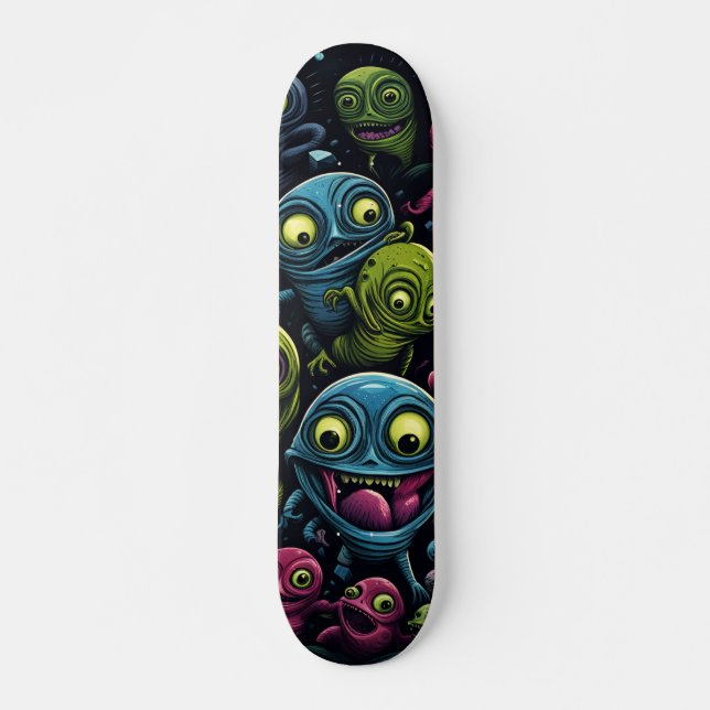 alien love  funny lucky skateboard (Front)