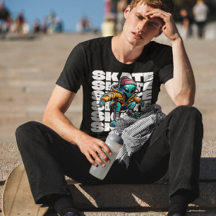 Alien Skater Streetwear Skateboard Graphic Tee