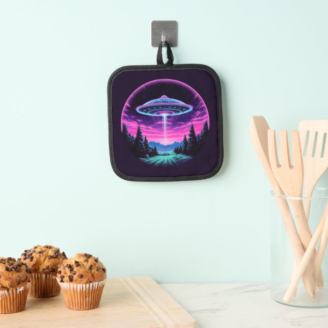 Alien Spaceship Retro Futuristic Pot Holder (Insitu(Hanging))