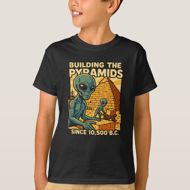 Aliens Building Pyramids Pyramid Construction Crew T-Shirt (Front)